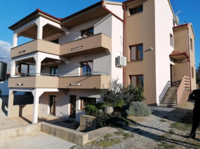Apartment Roncević With Fireplace, In Rovanjska